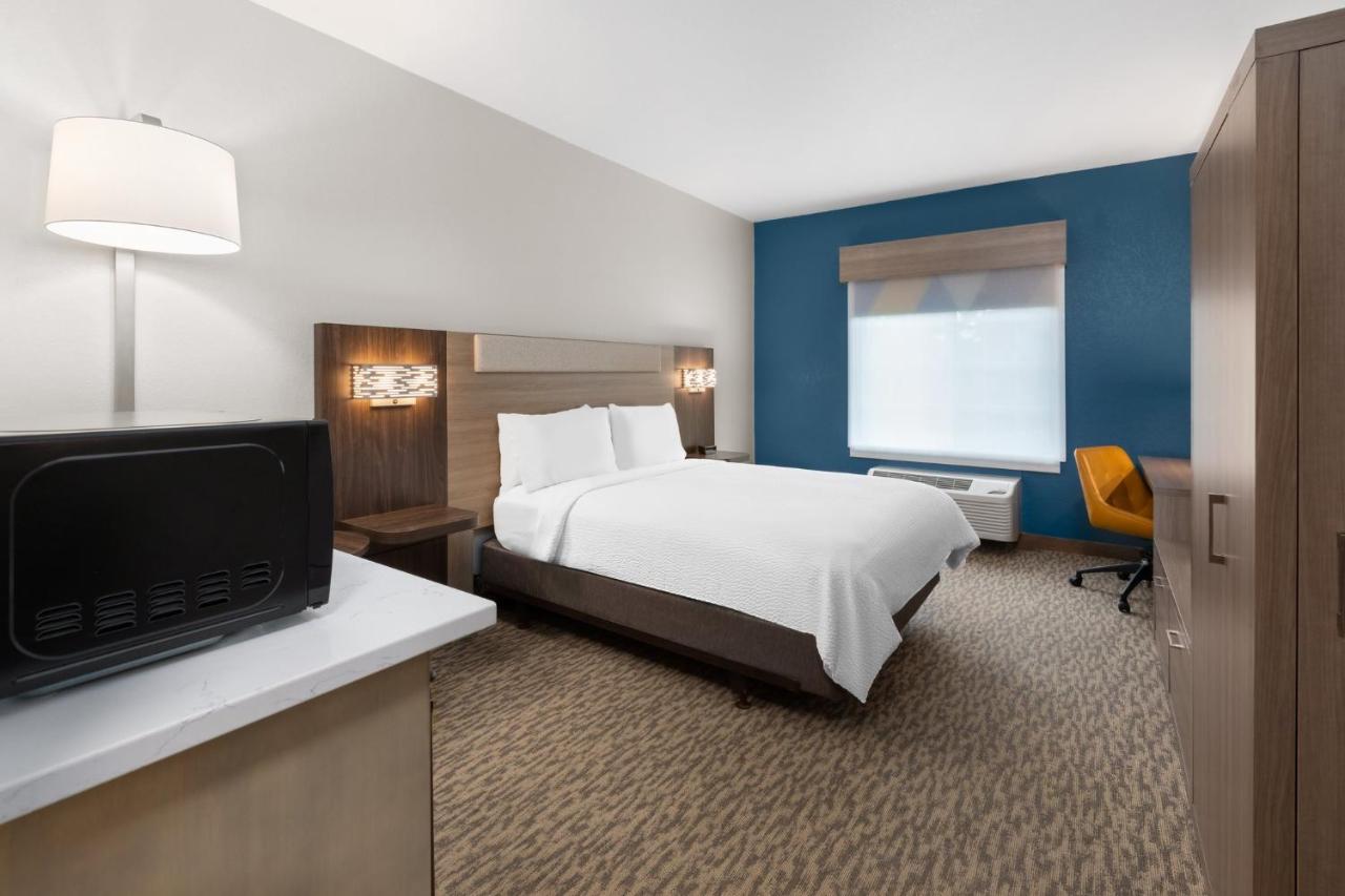 | Holiday Inn Express Hotel & Suites Acme-Traverse City, an IHG Hotel