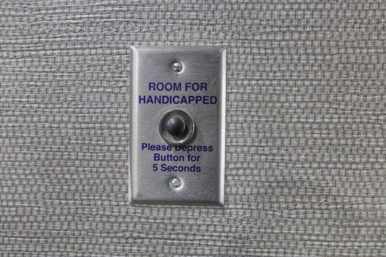 King Room - Hearing Accessible-Non Smoking at Hampton Inn Pendleton