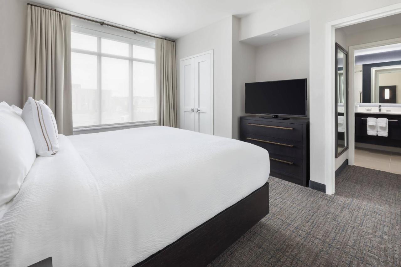 1 Bedroom Suite, 1 King, Sofa bed at Residence Inn Long Island Garden City