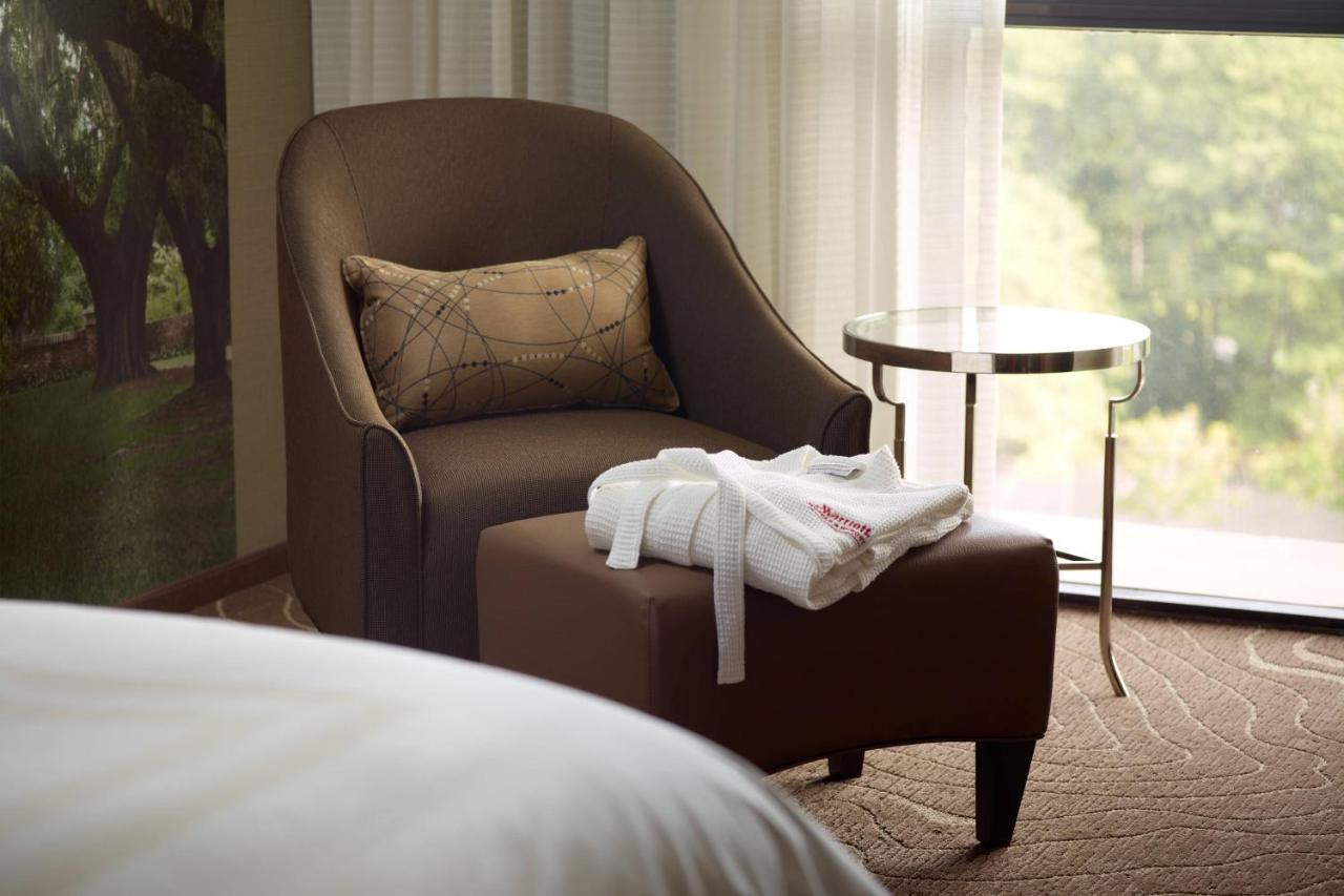 King Room - Concierge Level at Atlanta Marriott Northwest at Galleria