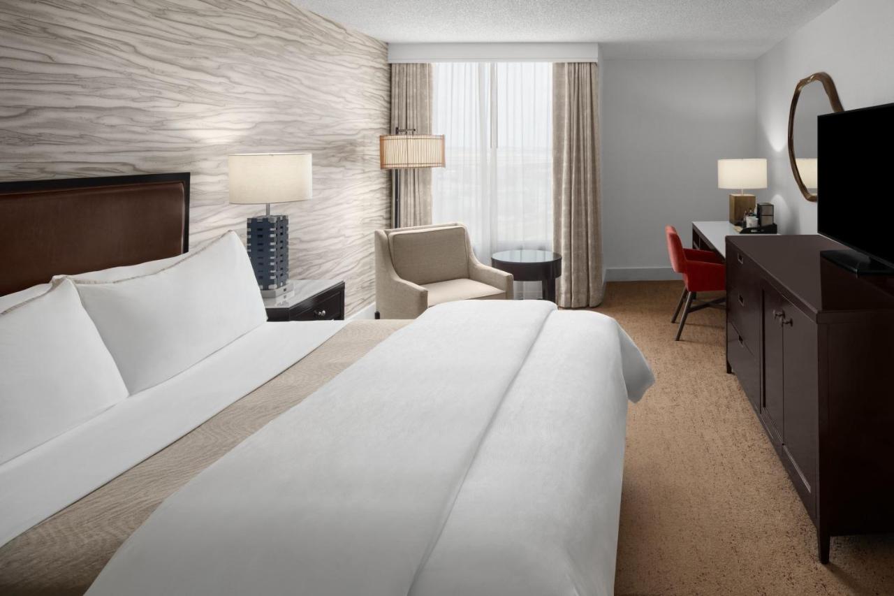 Guest Room, 1 King at The Westin Dallas Fort Worth Airport