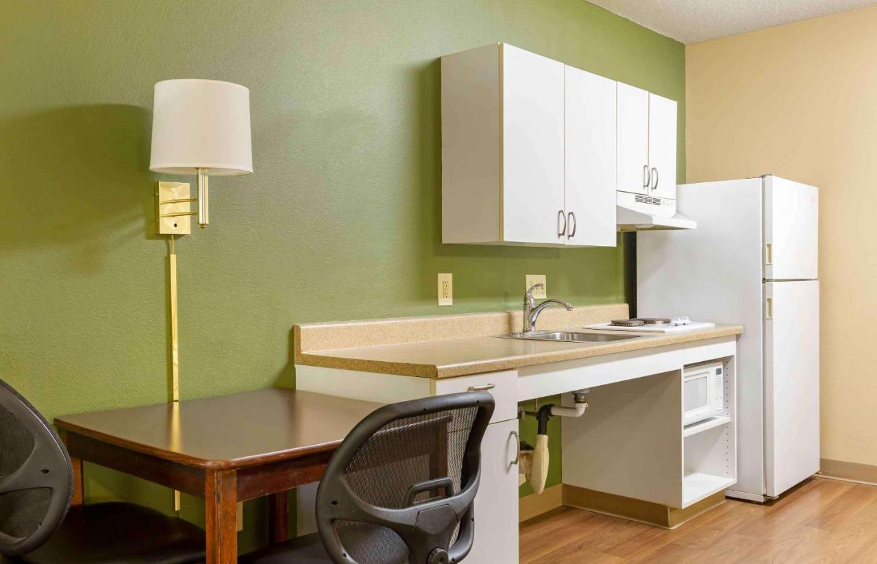 | Extended Stay America Suites - Hartford - Manchester