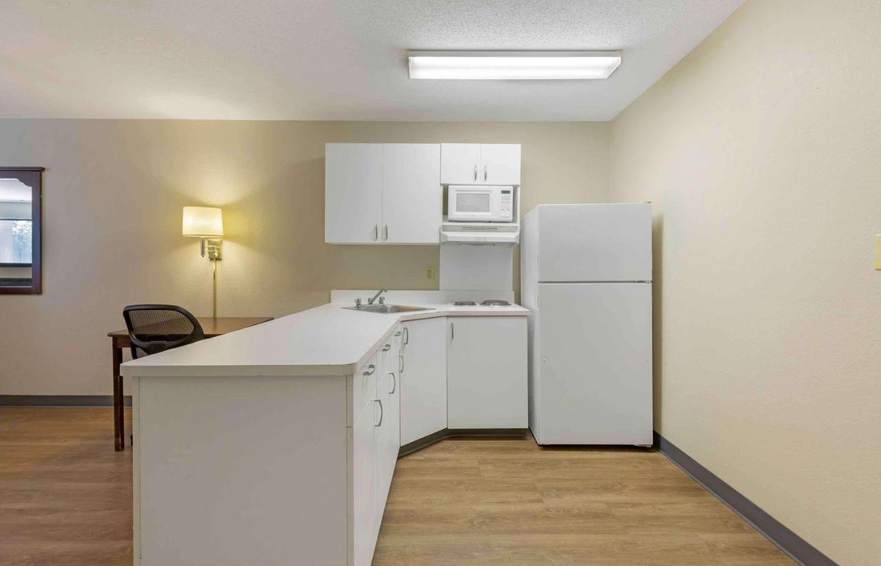  | Extended Stay America Suites - Hartford - Manchester