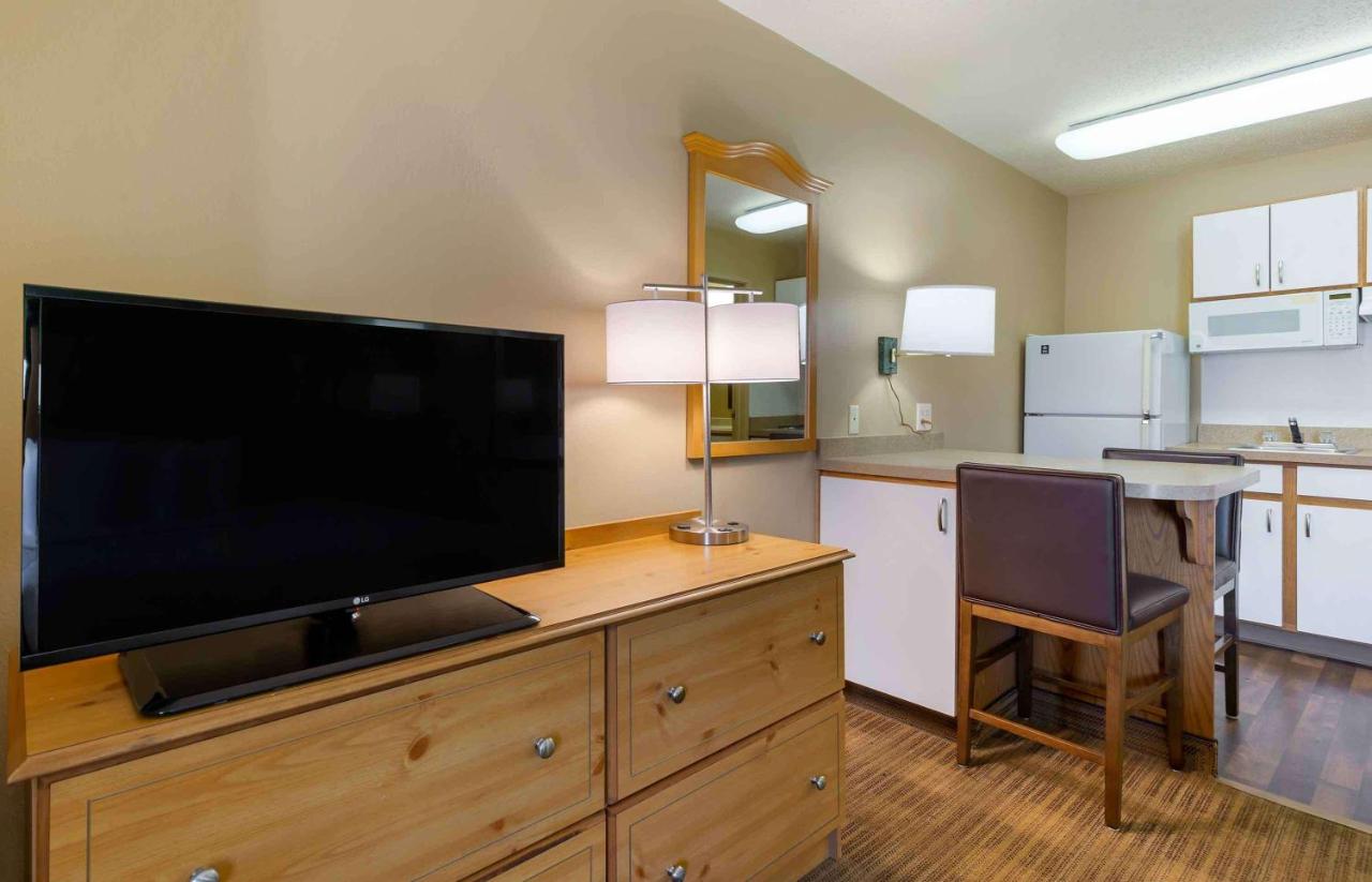 Queen Studio - Non-Smoking at Extended Stay America Select Suites Baltimore BWI Airport