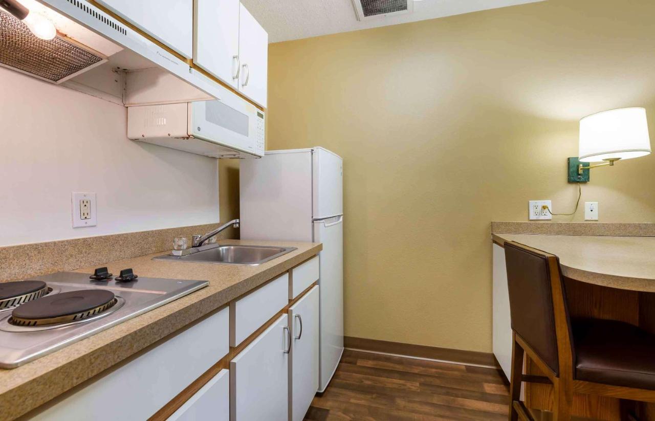 Studio with 1 King Bed - Non-Smoking at Extended Stay America Select Suites Baltimore BWI Airport