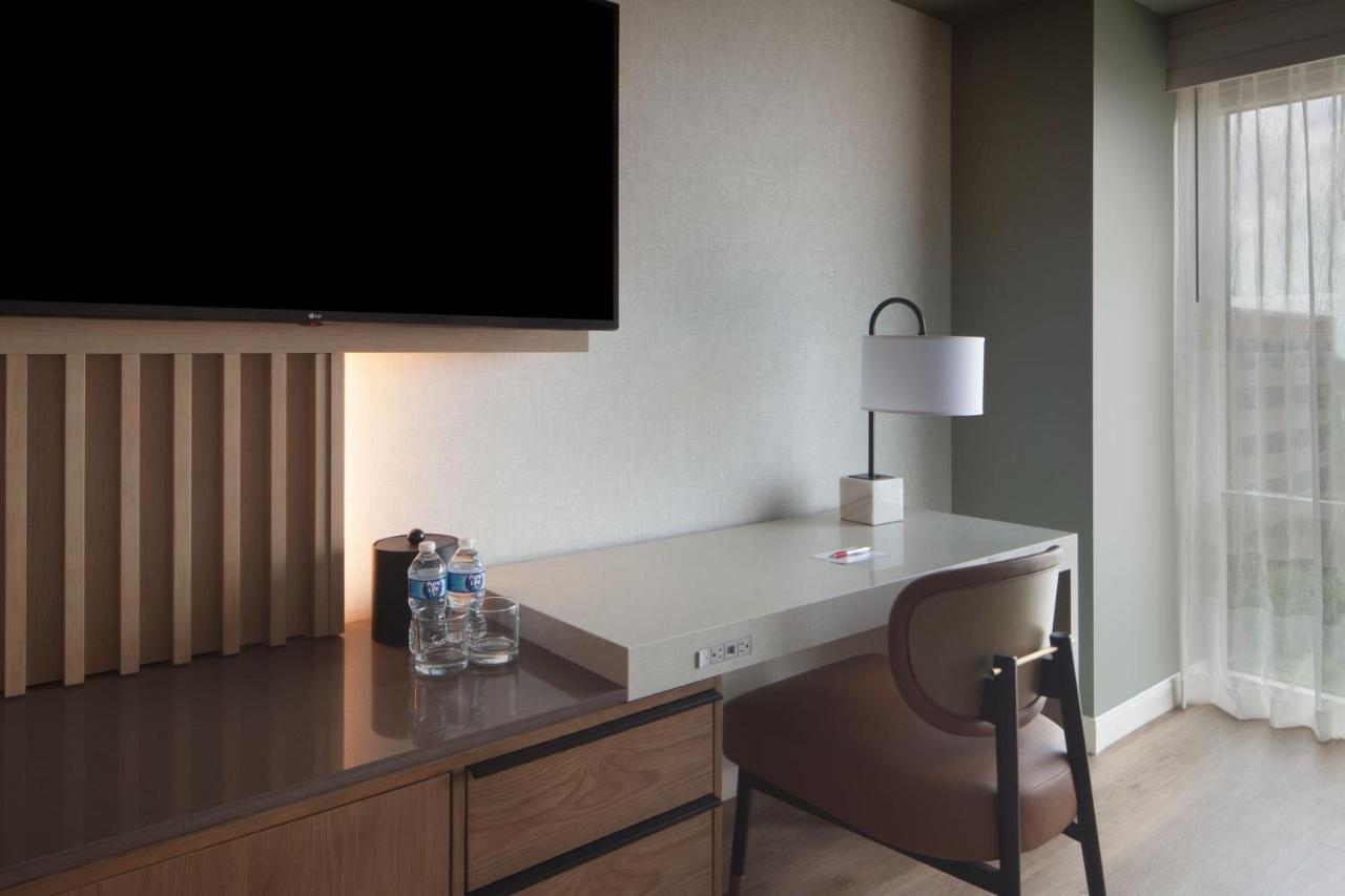 Concierge Level - Double Room with Two Double Beds at Houston Marriott Sugar Land