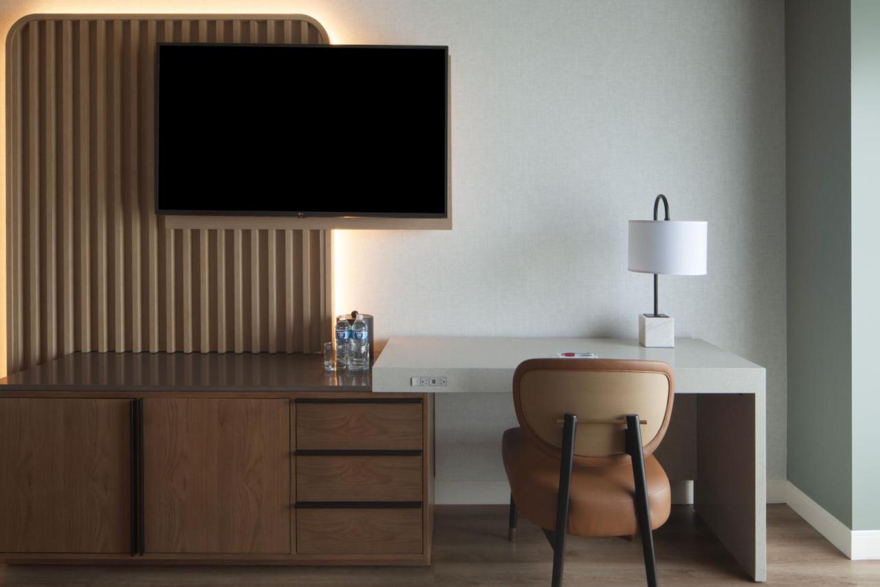 Concierge Level - Double Room with Two Double Beds at Houston Marriott Sugar Land