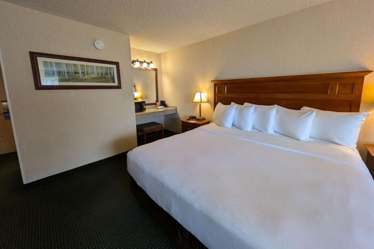King Room - Disability Access/Non-Smoking at Comfort Inn Near Vail Beaver Creek
