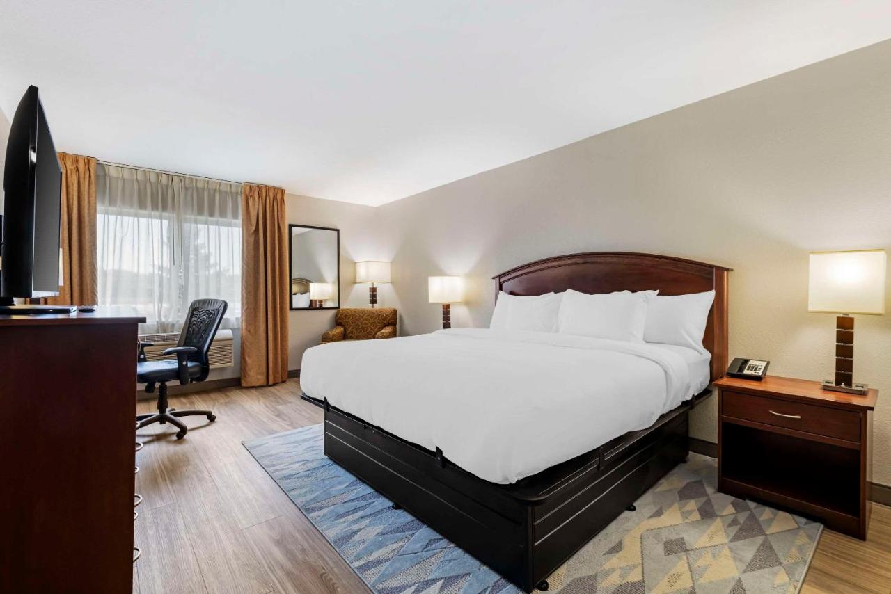 King Room - Non-Smoking at Comfort Inn Albert Lea at Trails Travel Center