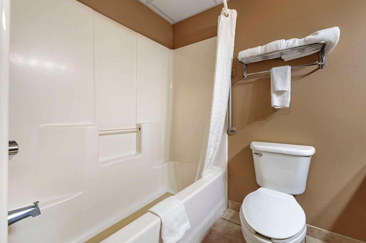 King Room - Non-Smoking at Comfort Inn Albert Lea at Trails Travel Center