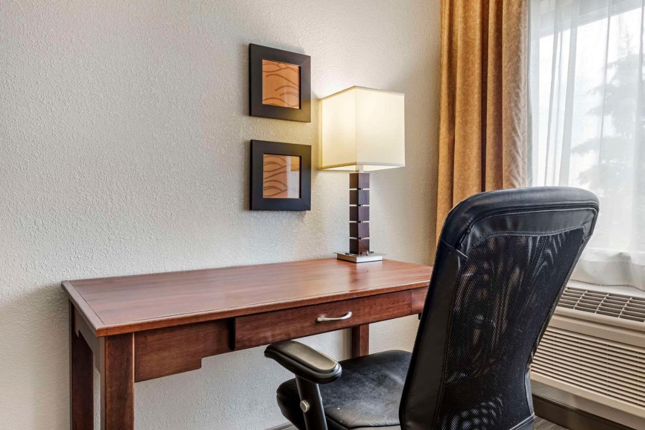 King Room - Non-Smoking at Comfort Inn Albert Lea at Trails Travel Center