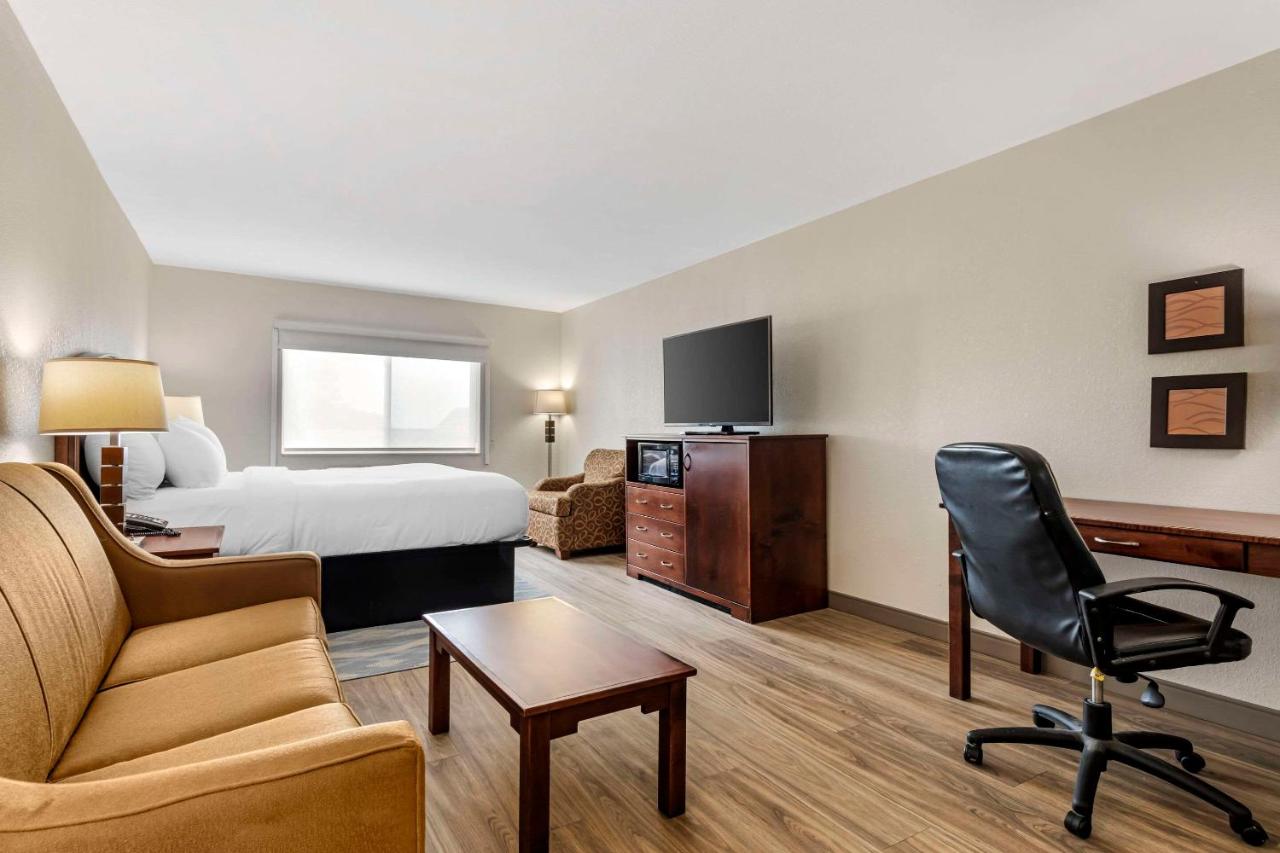 Queen Suite - Non-Smoking at Comfort Inn Albert Lea at Trails Travel Center