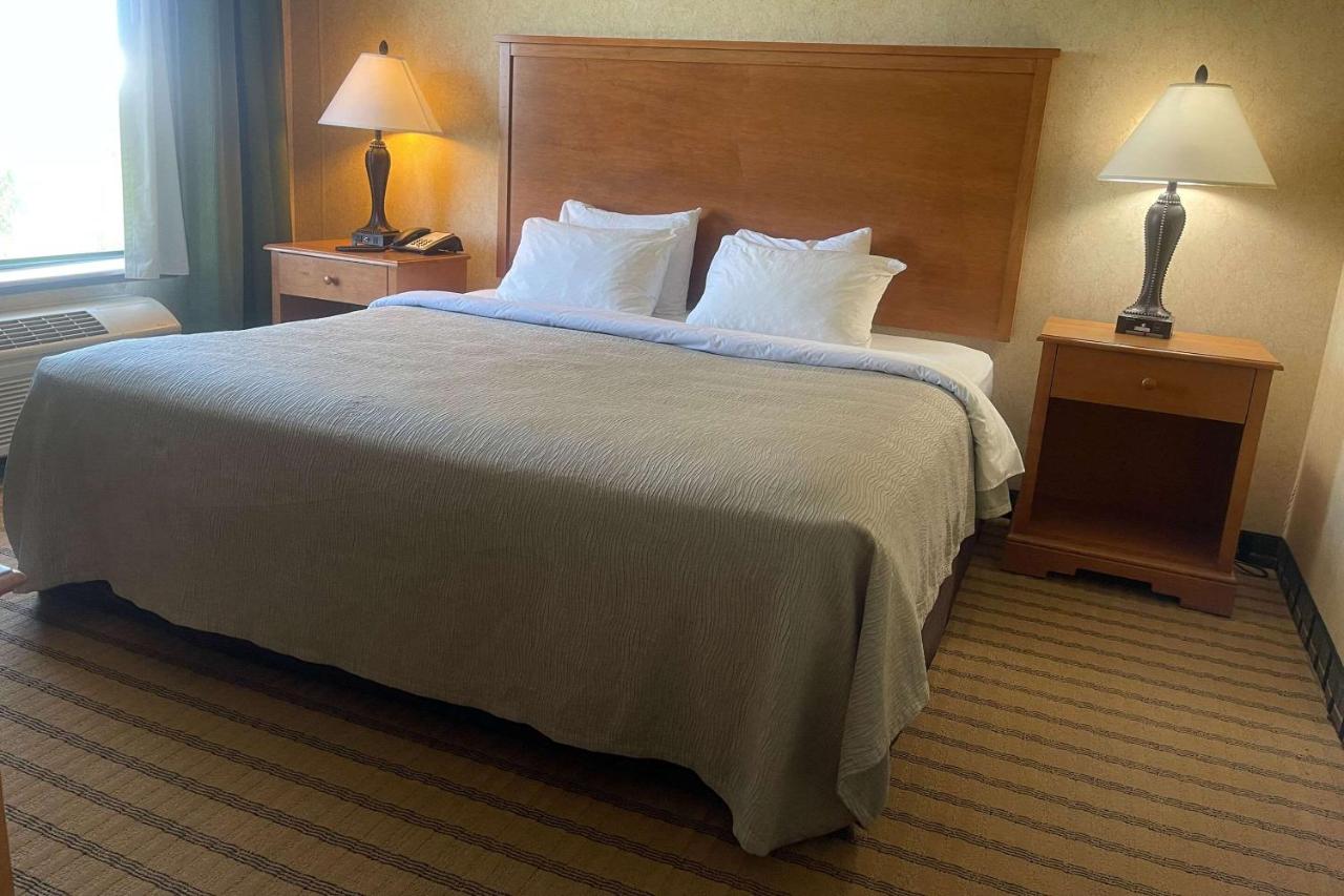 King Room - Non-Smoking at Quality Inn Raton, NM