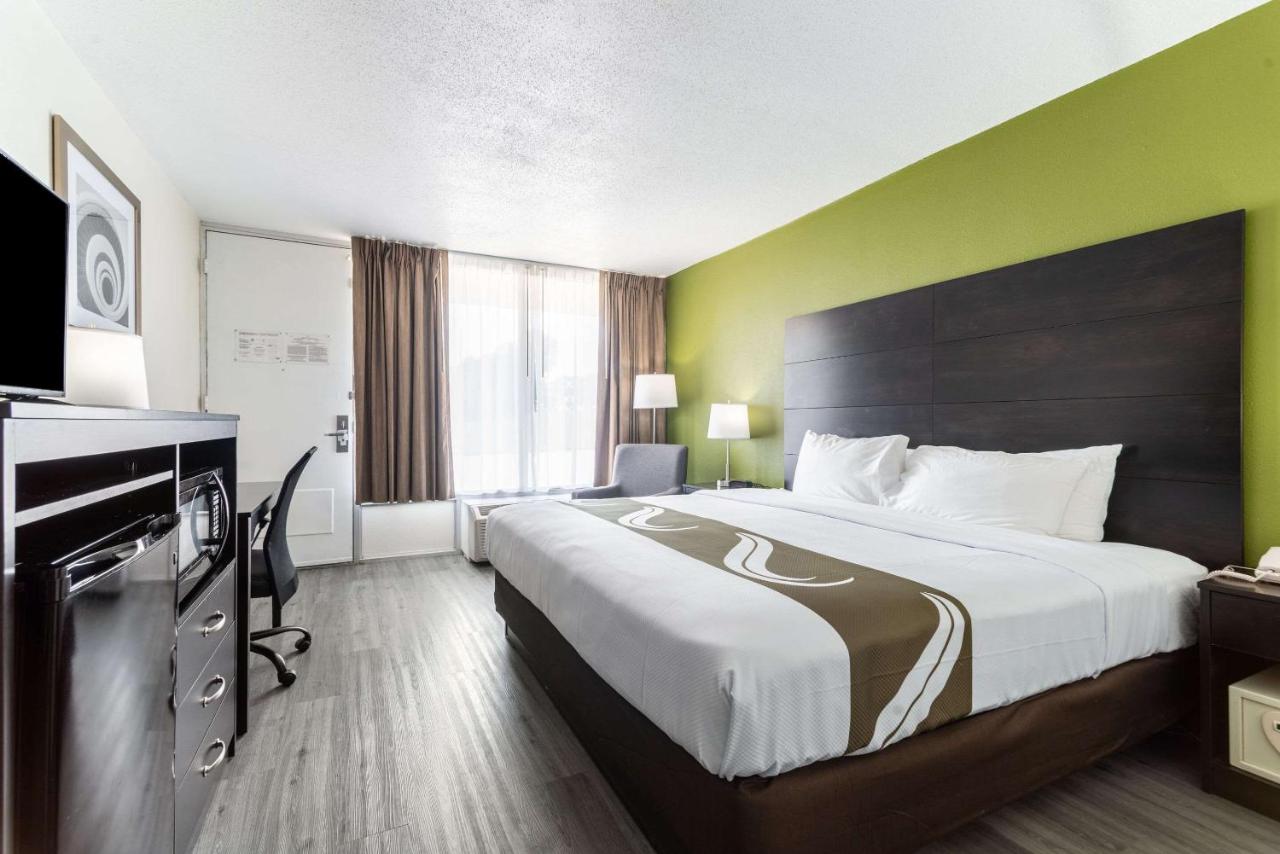 King Room - Disability Access at Quality Inn & Suites Vandalia near I-70 and Hwy 51