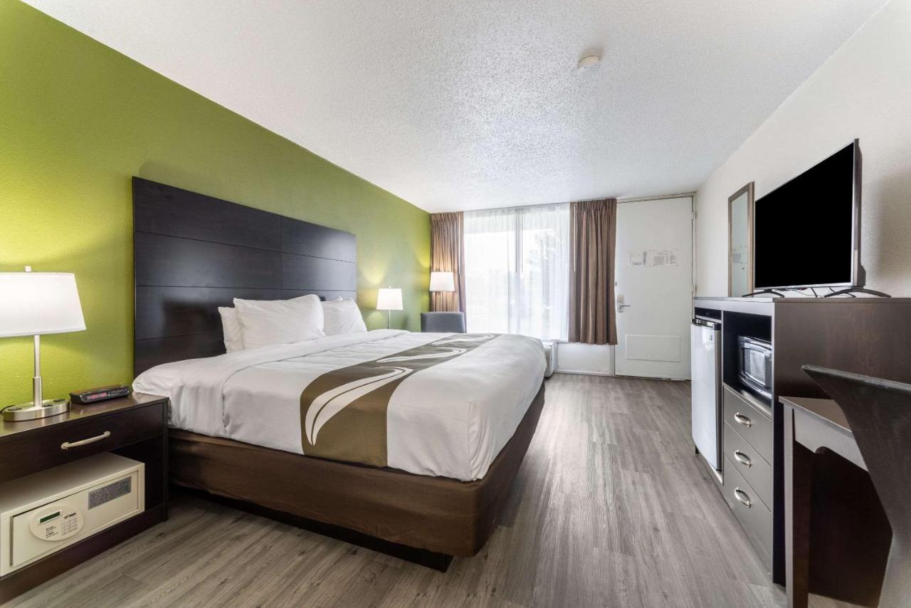 King Room - Smoking at Quality Inn & Suites Vandalia near I-70 and Hwy 51