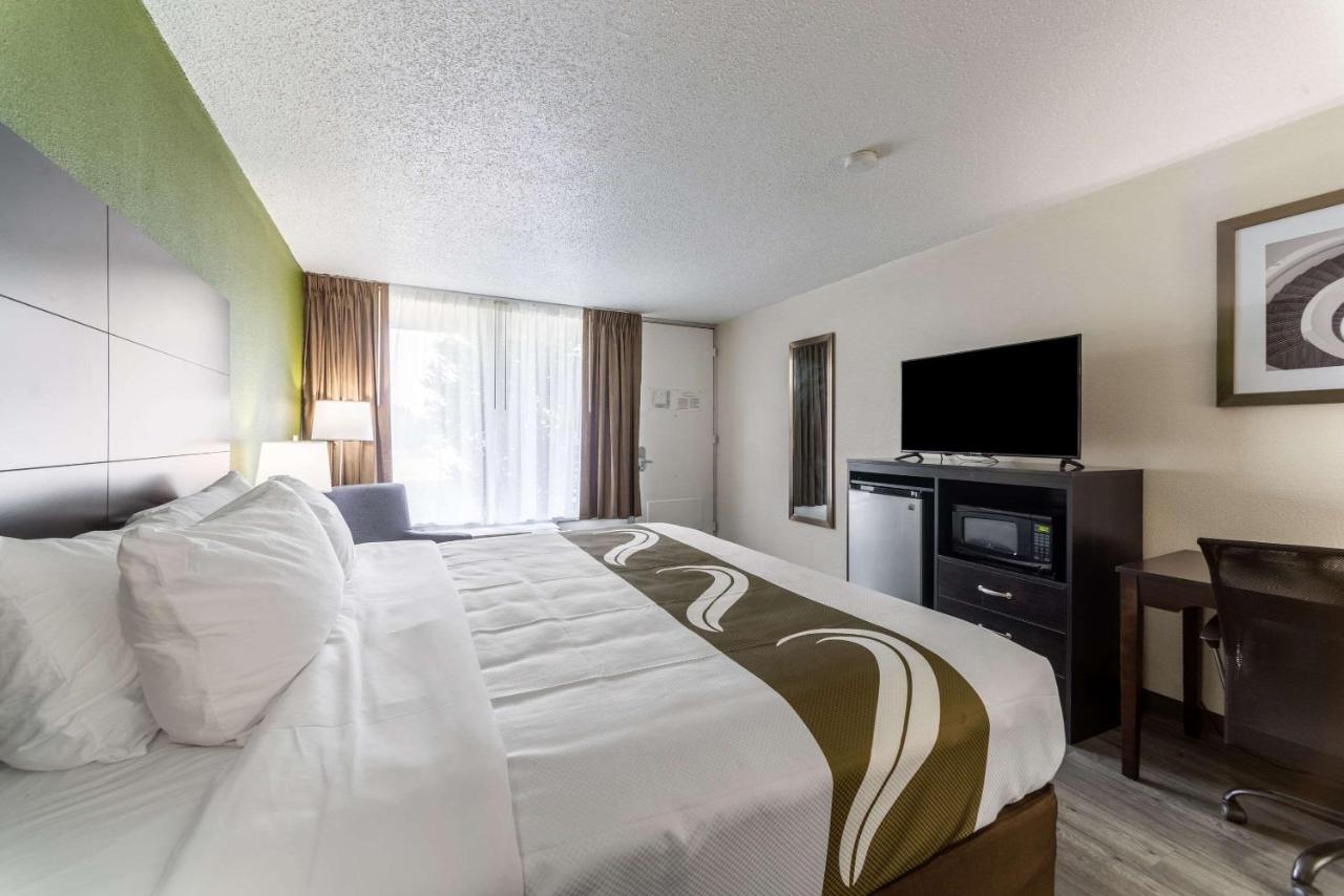 King Room - Smoking at Quality Inn & Suites Vandalia near I-70 and Hwy 51