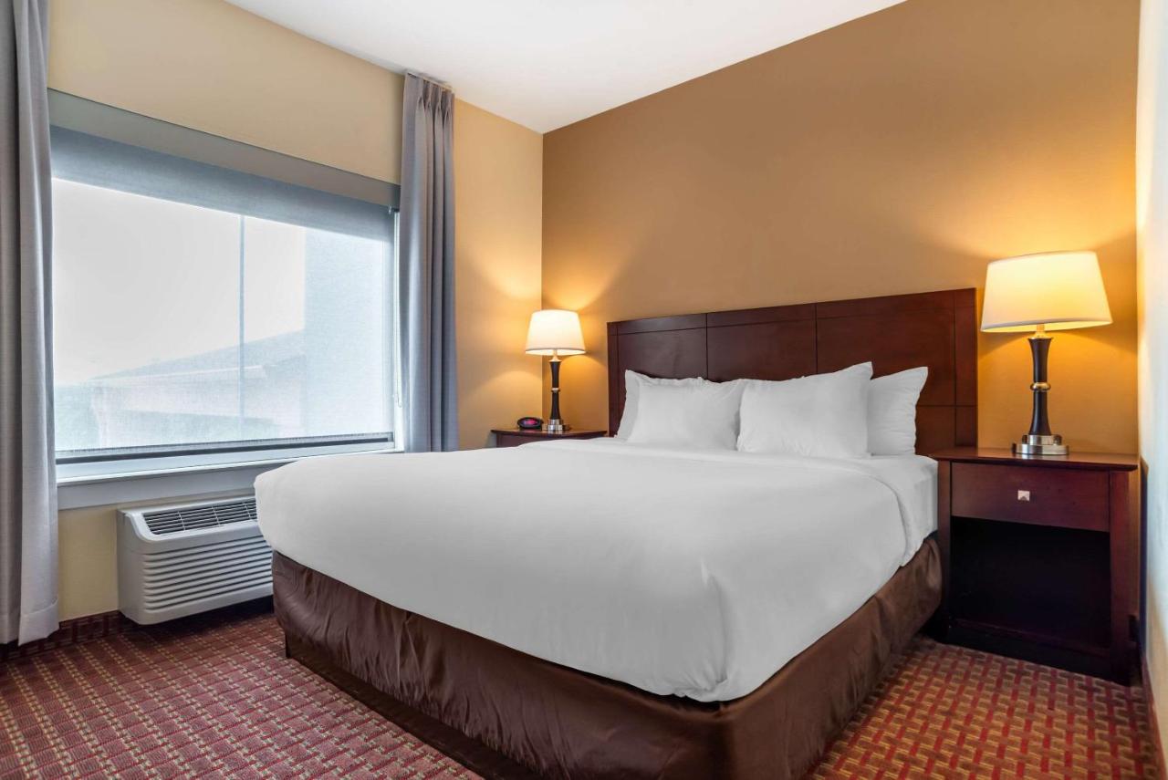 King Suite - Non-Smoking at Comfort Inn & Suites Crestview South