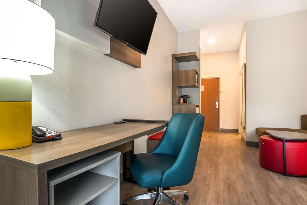 King Suite - Non-Smoking at Comfort Inn & Suites Crestview South