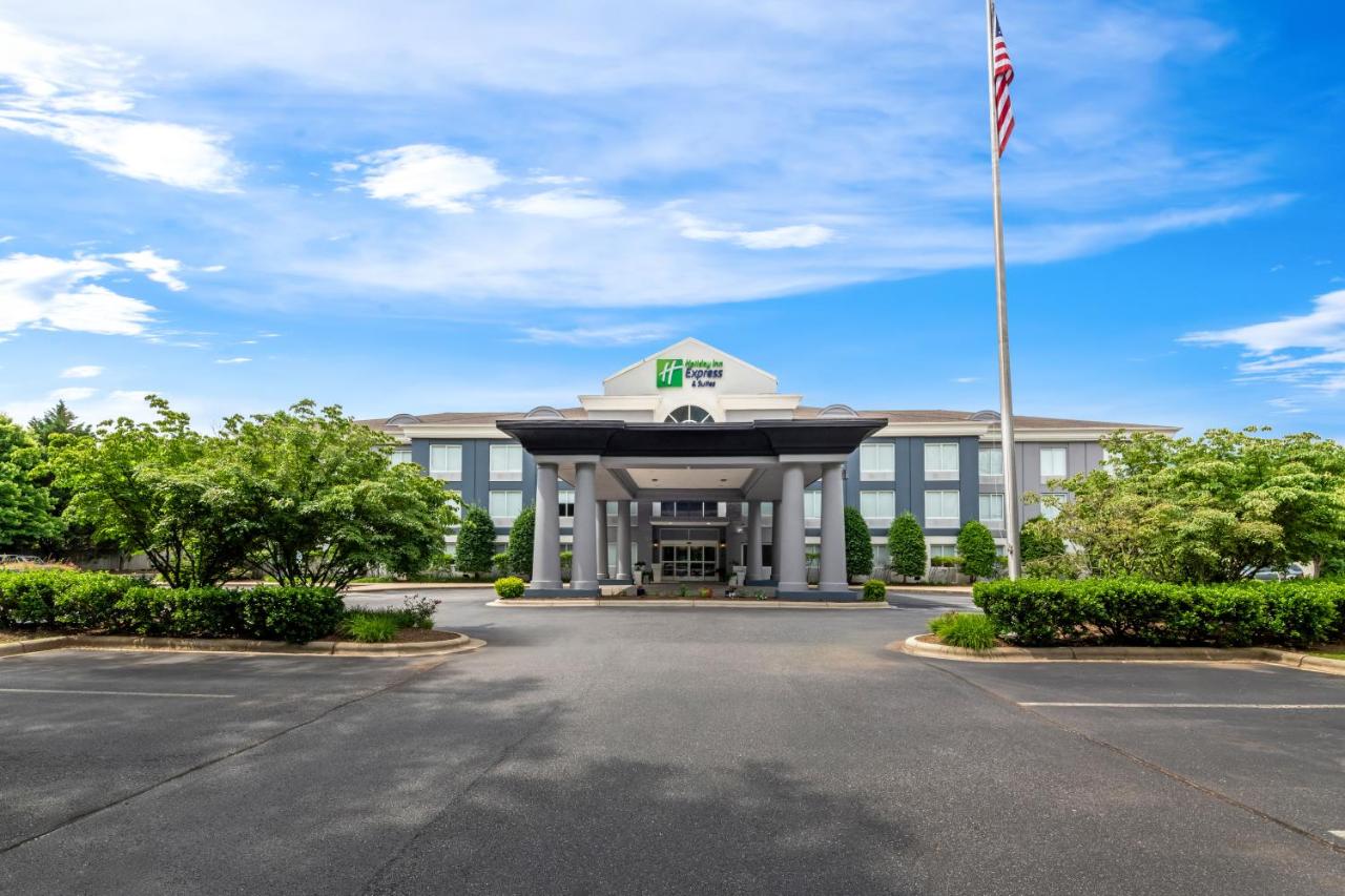 | Holiday Inn Express & Suites Sylva / Dillsboro, an IHG Hotel