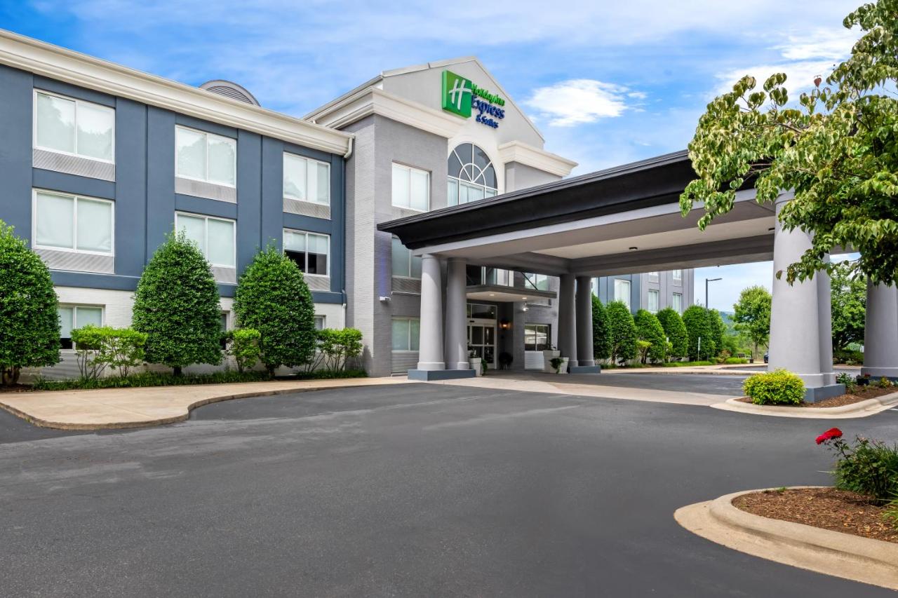 | Holiday Inn Express & Suites Sylva / Dillsboro, an IHG Hotel