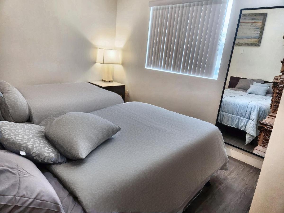  | Melrose 2 Bedroom Hollywood Apartments