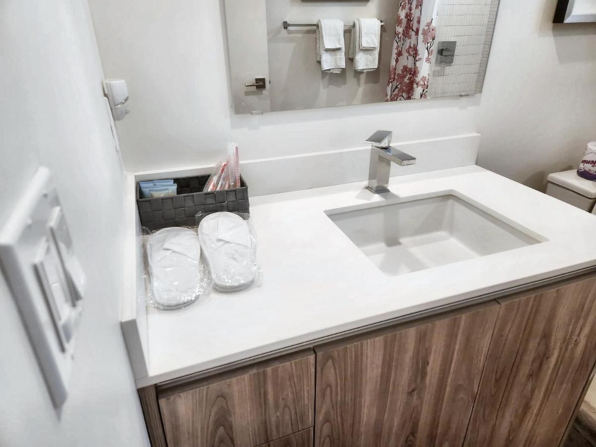  | Melrose 2 Bedroom Hollywood Apartments