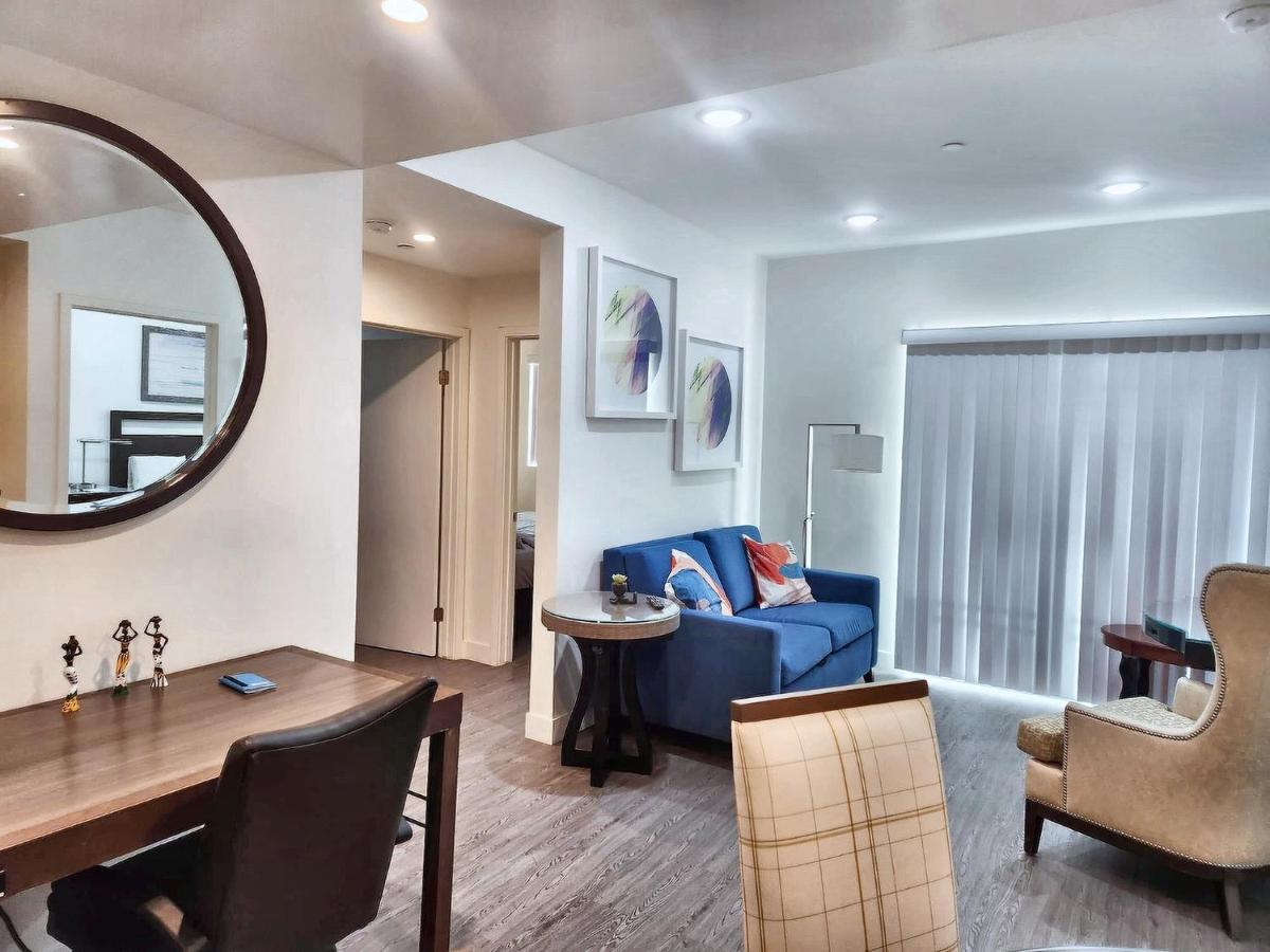  | Melrose 2 Bedroom Hollywood Apartments