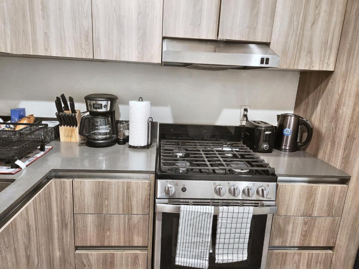  | Melrose 2 Bedroom Hollywood Apartments