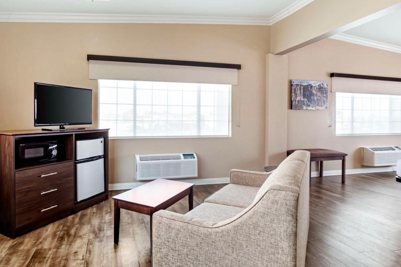  | Best Western China Lake Inn
