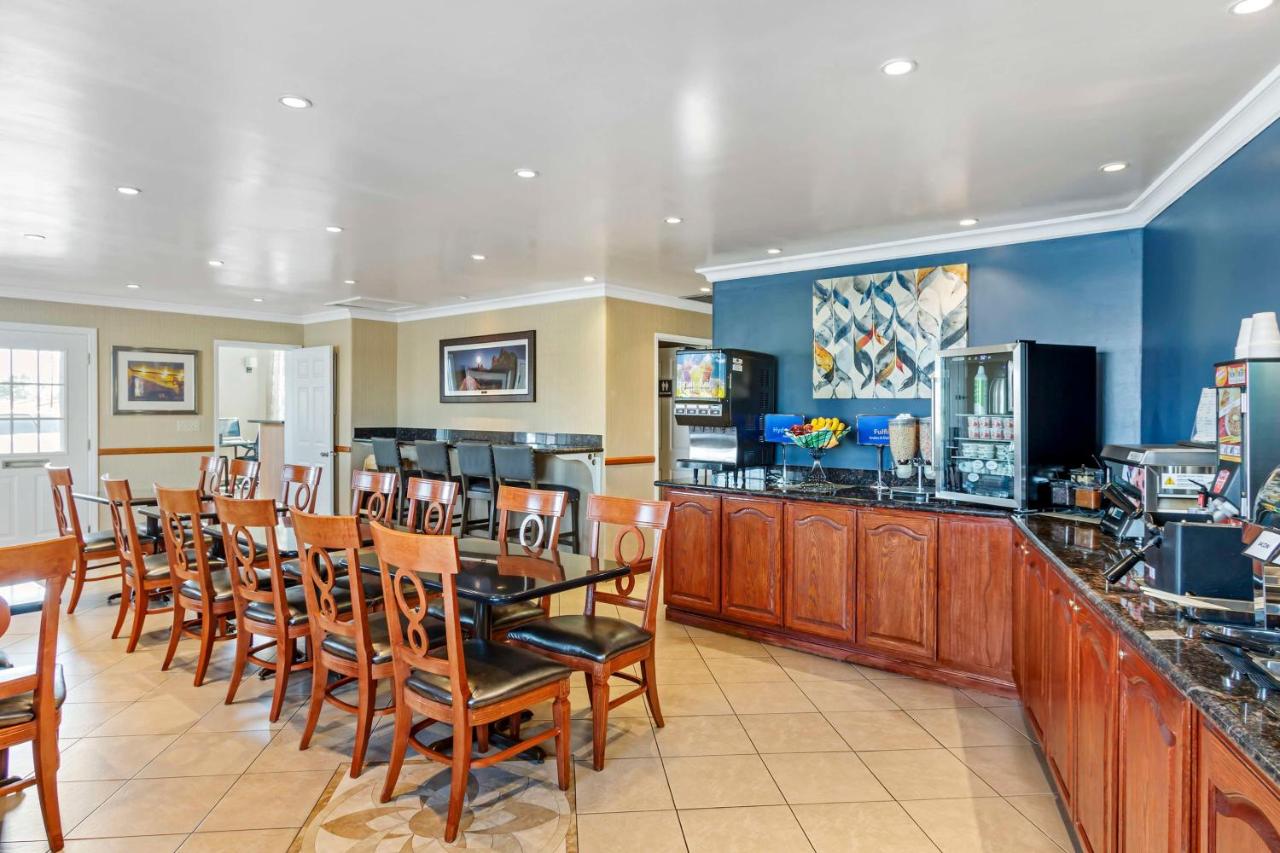  | Best Western China Lake Inn