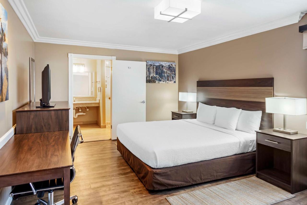  | Best Western China Lake Inn