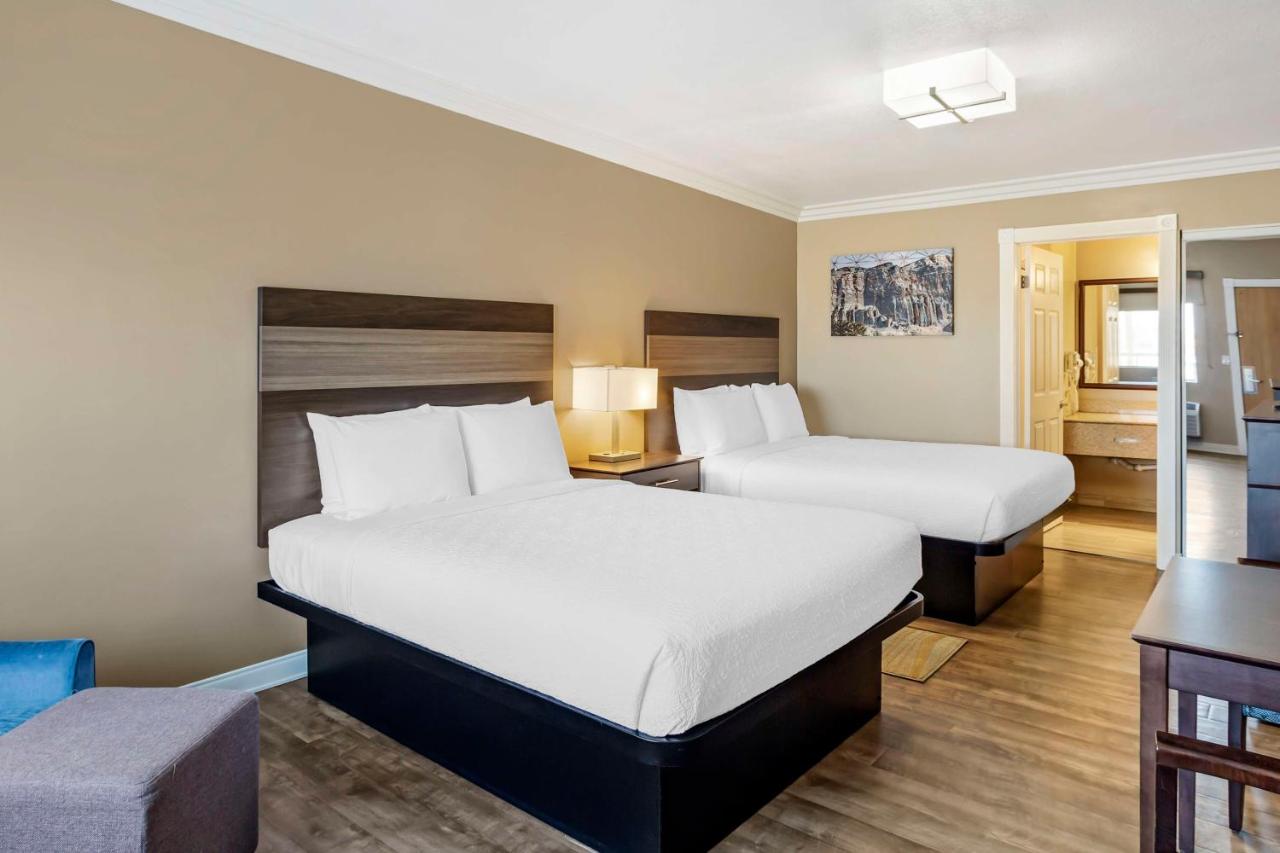  | Best Western China Lake Inn