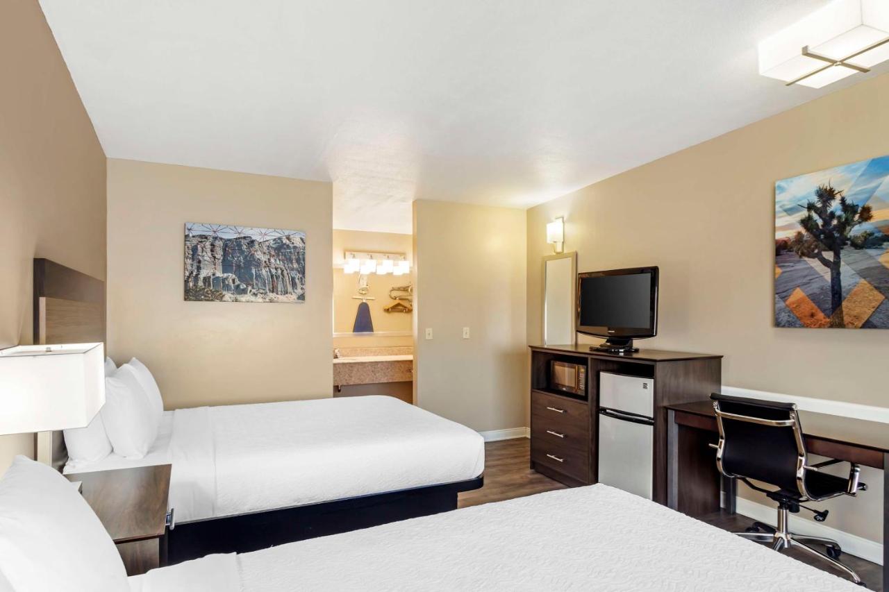 Large Queen Room with Two Queen Beds - Non-Smoking at Best Western China Lake Inn