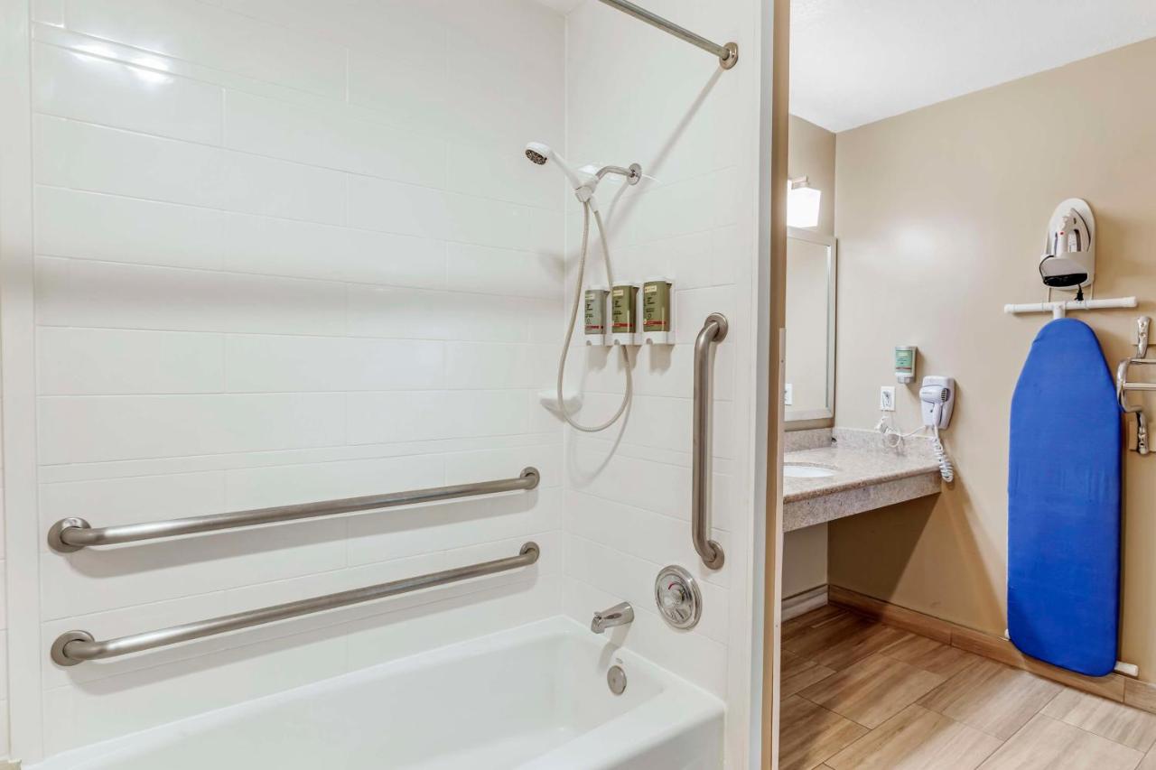  | Best Western China Lake Inn