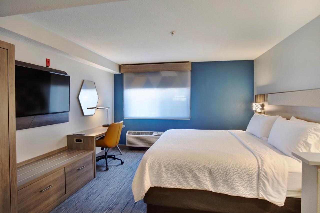 | Holiday Inn Express Portland East - Troutdale, an IHG Hotel
