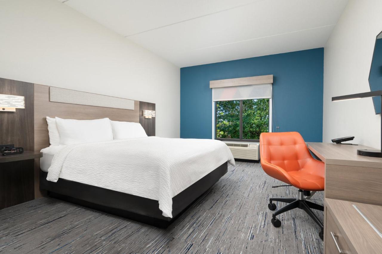 Accessible Two-Queen Suite (hearing and mobility accessible) at Holiday Inn Express & Suites Newport S by IHG