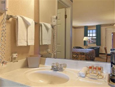 Double Room with Two Double Beds - Smoking at Days Inn by Wyndham Brownsville