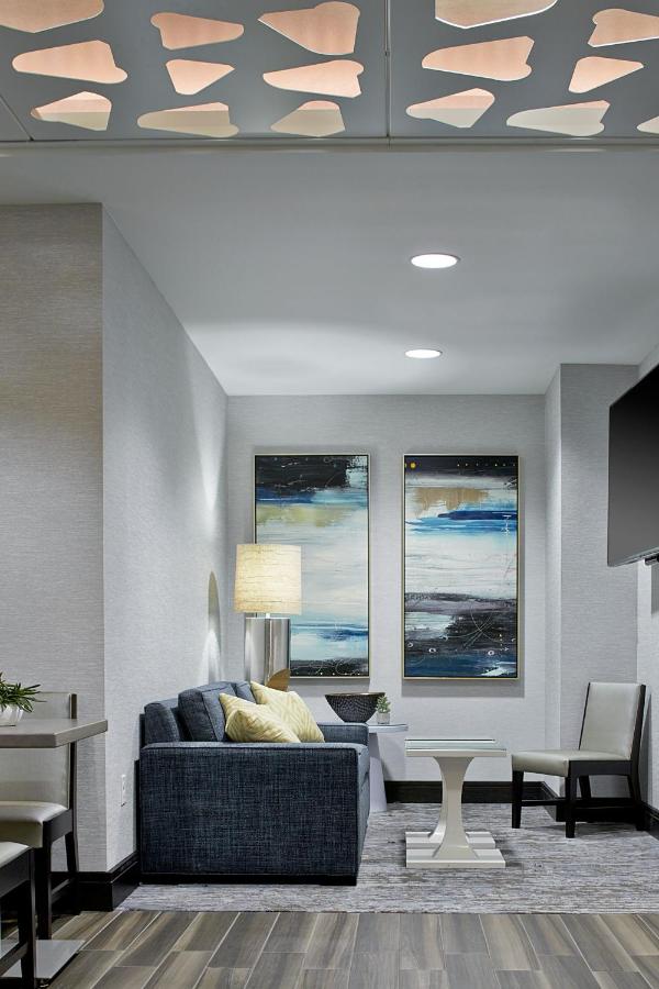 King Room - Concierge Level at Seattle Marriott Bellevue