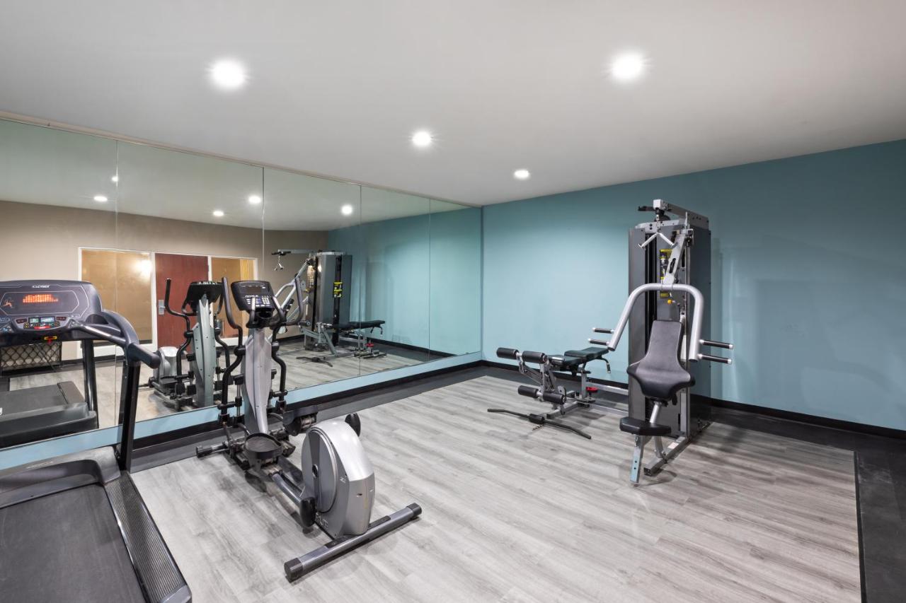 | Super 8 by Wyndham Lubbock West