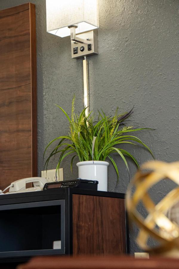  | Victorian Inn & Suites-York