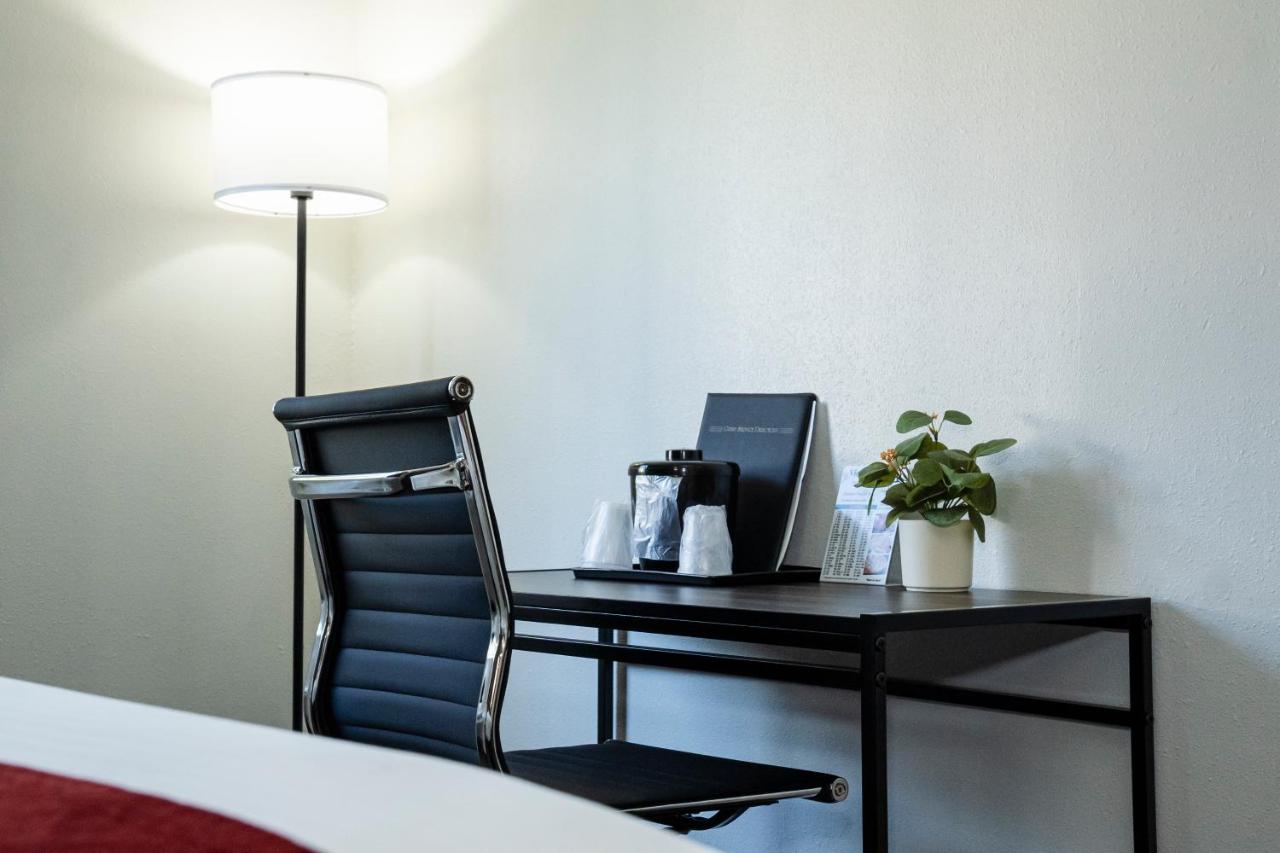  | Victorian Inn & Suites-York