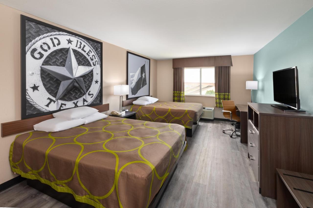 | Super 8 by Wyndham Lubbock West