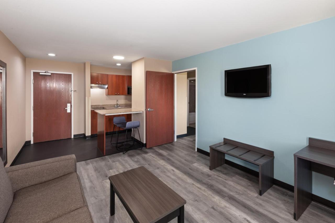 | Super 8 by Wyndham Lubbock West