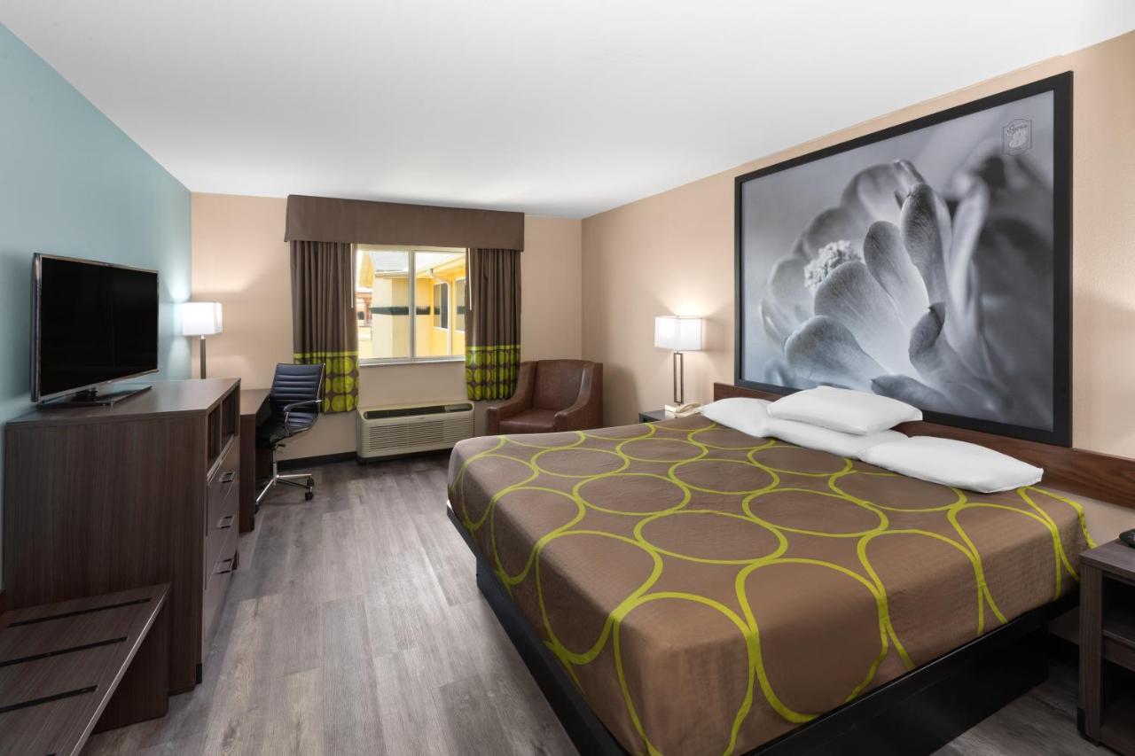 King Studio Suite with Bath Tub - Mobility/Hearing Access - Non-Smoking at Super 8 by Wyndham Lubbock West