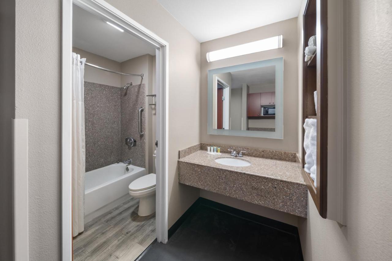 One-Bedroom Deluxe King Suite - Non-Smoking at Super 8 by Wyndham Lubbock West