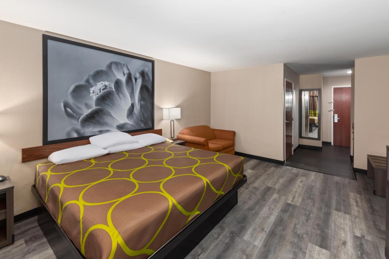 | Super 8 by Wyndham Lubbock West
