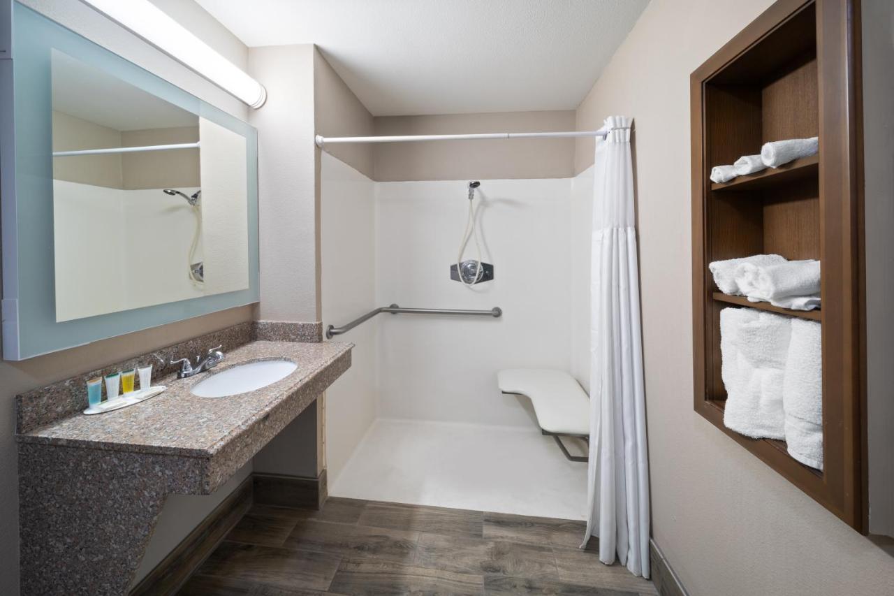 | Super 8 by Wyndham Lubbock West