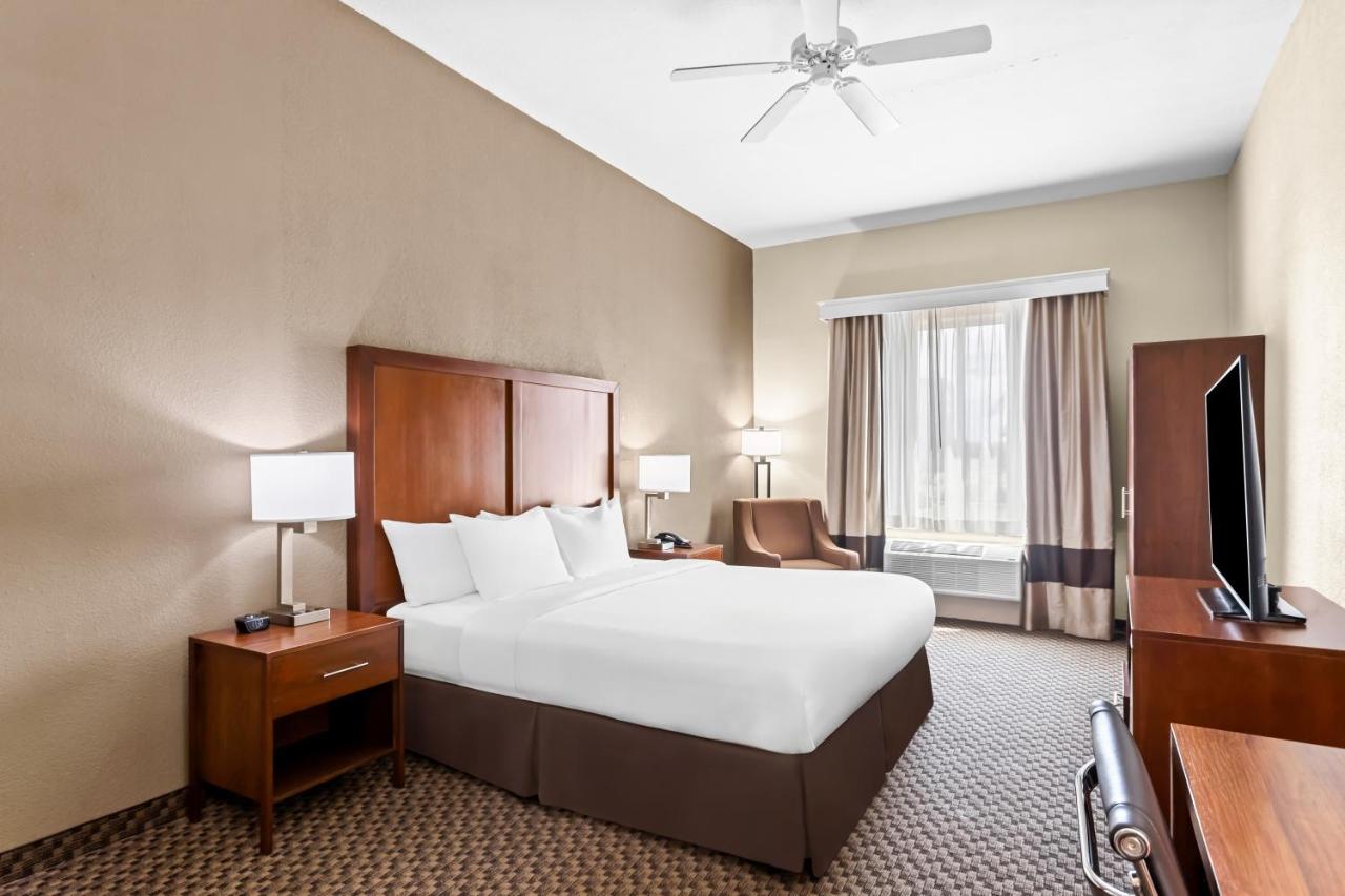 Efficiency King Room - Accessible/Non-Smoking at Comfort Inn & Suites Grenada