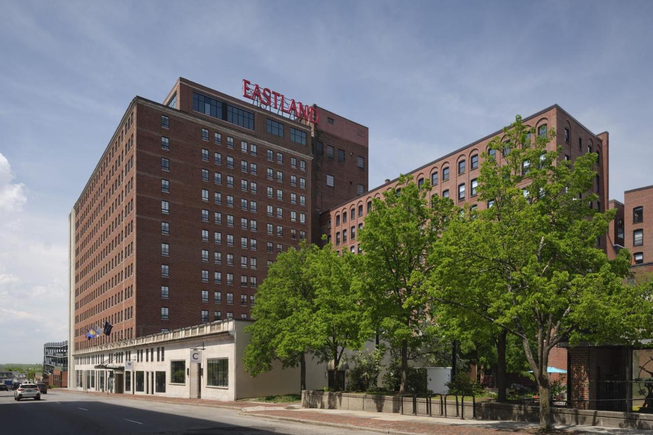 | The Westin Portland Harborview