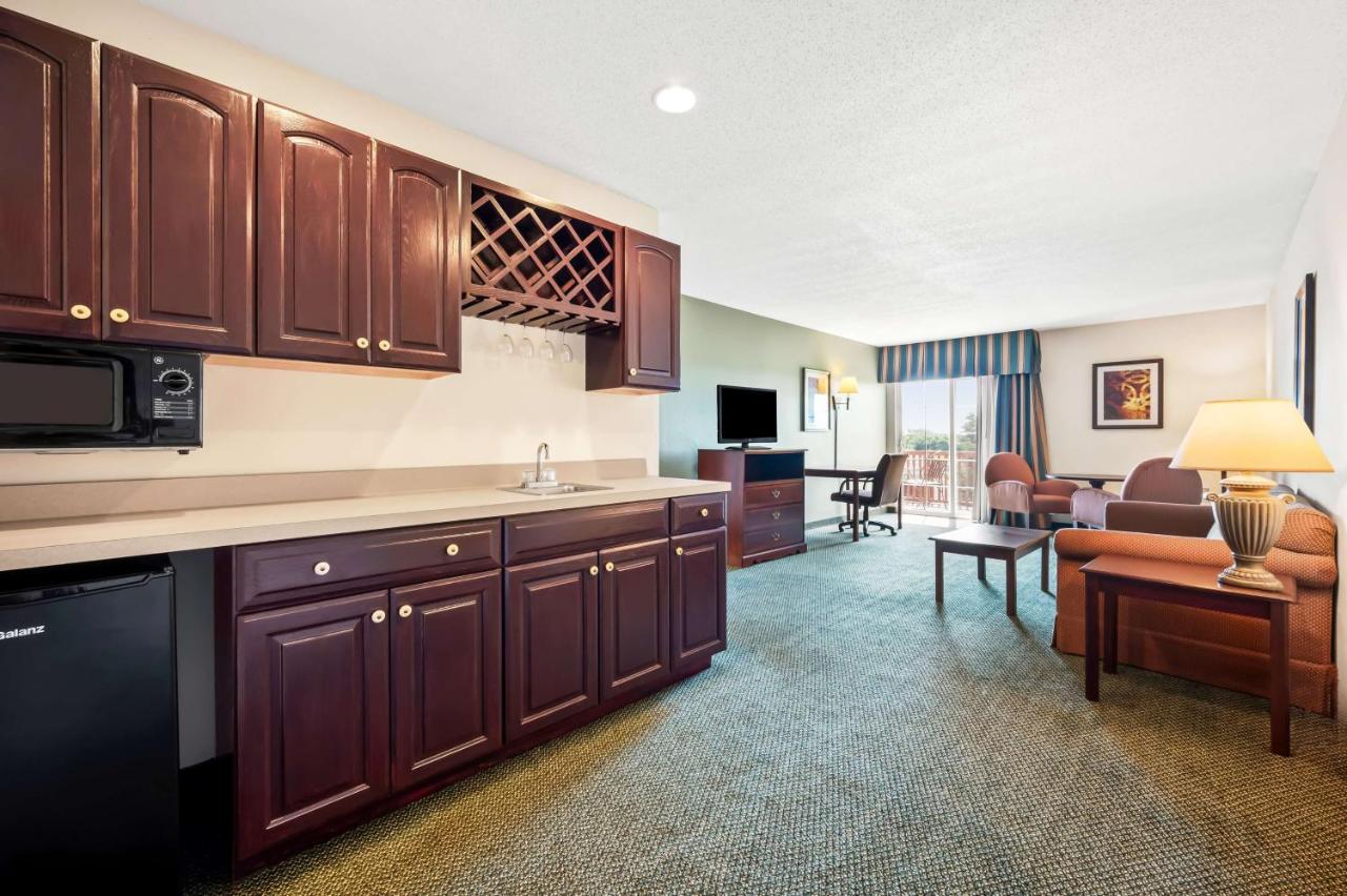 | Best Western Annawan Inn